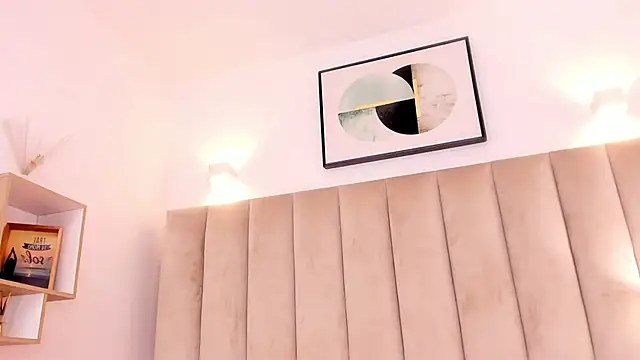 Anniie Queen online show from 02.06.25