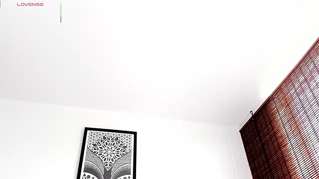 VeronicaTonu online show from 10.19.25