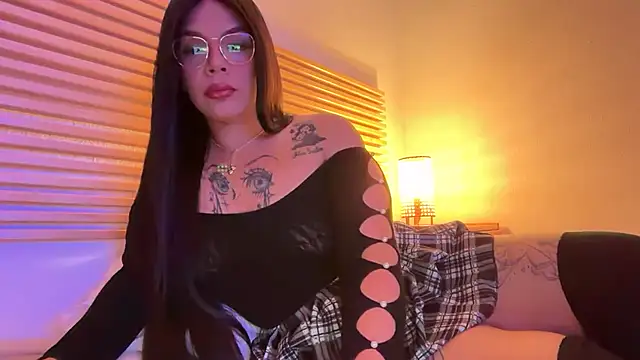 Its MadameGaby online show from 07.23.26