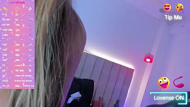 LiaaGenner online show from 03.18.25