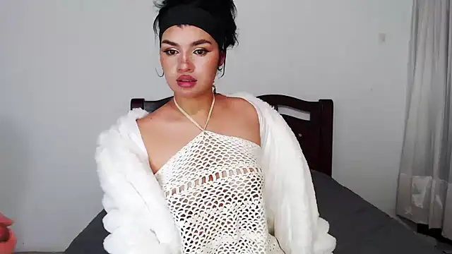 Snapshot of lyzamy_liz chatting on 05.02.26 lyzamy liz online show from 05.02.26