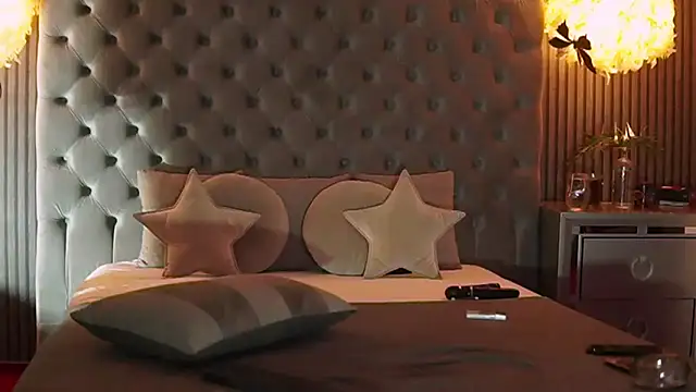 AmelyNoir online show from 02.20.25