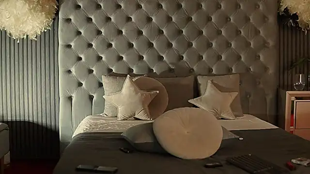 AmelyNoir online show from 02.24.25