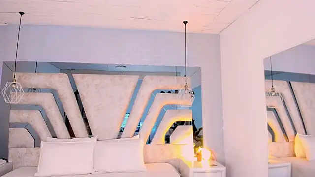 Snapshot of AngelineHeet chatting on 10.07.25 AngelineHeet online show from 10.07.25