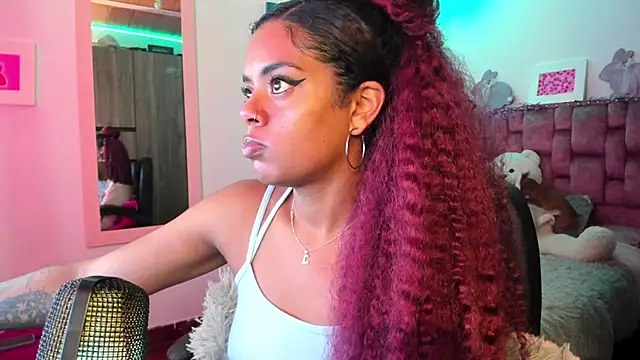 ladyrd1 online show from 12.17.24