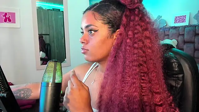 ladyrd1 online show from 12.18.24