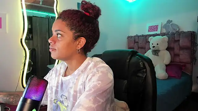 ladyrd1 online show from 02.23.25