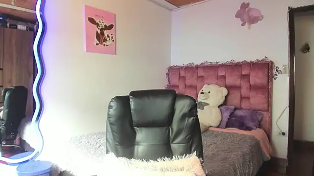 Snapshot of ladyrd1 chatting on 01.11.26 ladyrd1 online show from 01.11.26