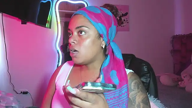 Snapshot of ladyrd1 chatting on 01.12.26 ladyrd1 online show from 01.12.26