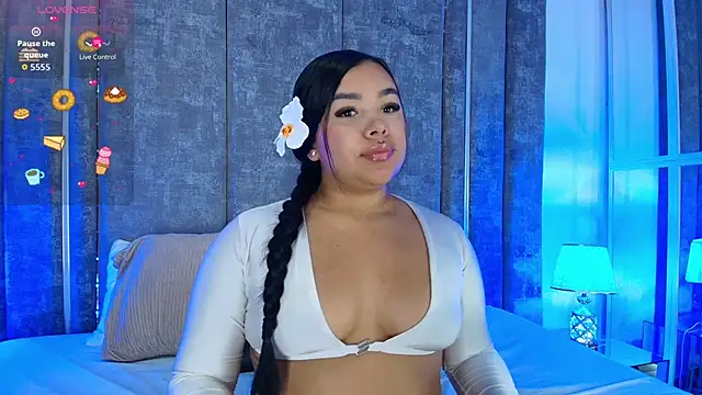 MarianaGarciaa   online show from 11.25.25