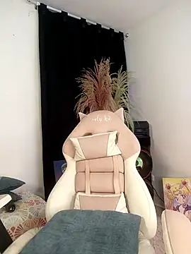 lovely kitt online show from 09.20.25