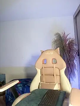 lovely kitt online show from 12.03.25