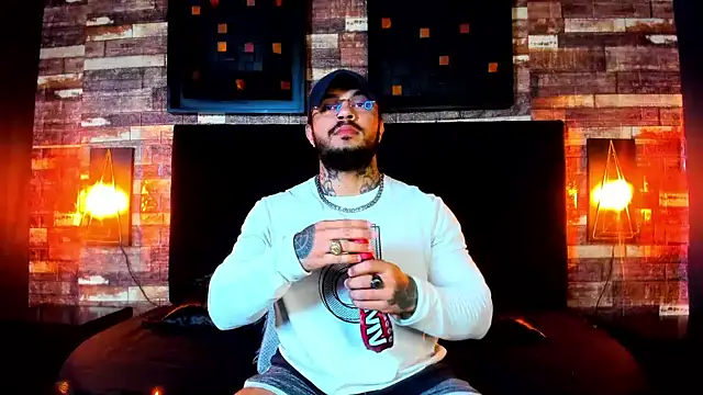 Van Velckan online show from 02.02.25