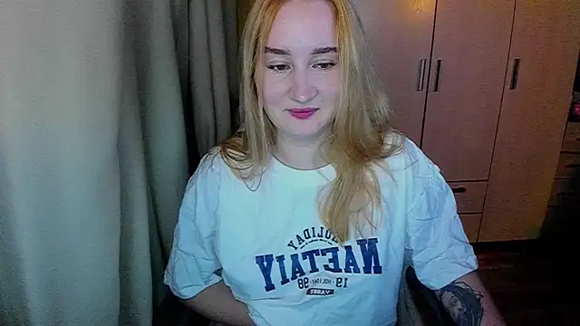 Snapshot of KeiraNight chatting on 06.14.26 KeiraNight online show from 06.14.26