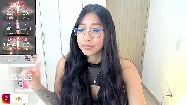 Snapshot of isa_bellaa0 chatting on 10.08.25 isa bellaa0 online show from 10.08.25