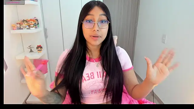 Snapshot of isa_bellaa0 chatting on 10.17.25 isa bellaa0 online show from 10.17.25