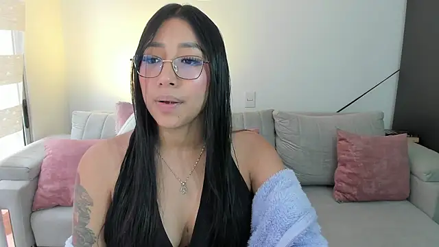 Snapshot of isa_bellaa0 chatting on 12.04.25 isa bellaa0 online show from 12.04.25