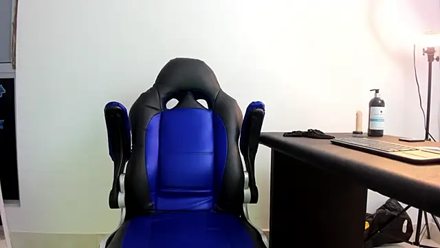 Yelena03 online show from 01.12.25