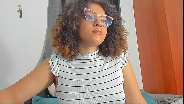 Ada gales  online show from 11.04.25