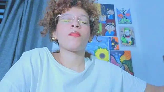 Snapshot of Ada_gales_ chatting on 06.18.26 Ada gales online show from 06.18.26
