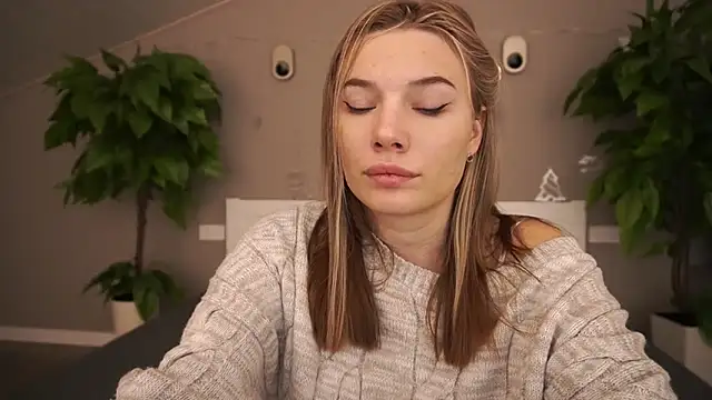 IceDanielles online show from 01.02.25