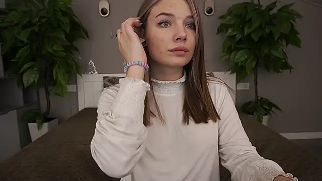 IceDanielles online show from 01.18.25