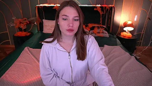 IceDanielles online show from 10.25.25