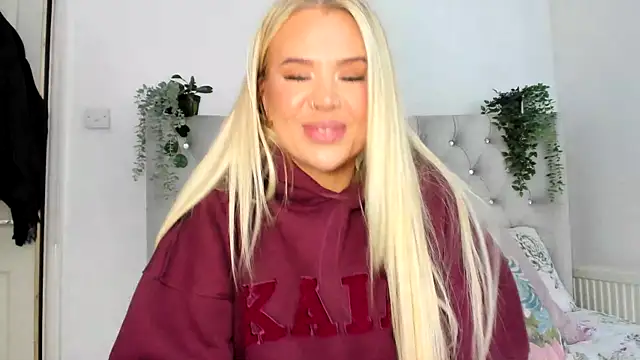 Snapshot of Alexia-Lee chatting on 02.07.25 Alexia-Lee online show from 02.07.25