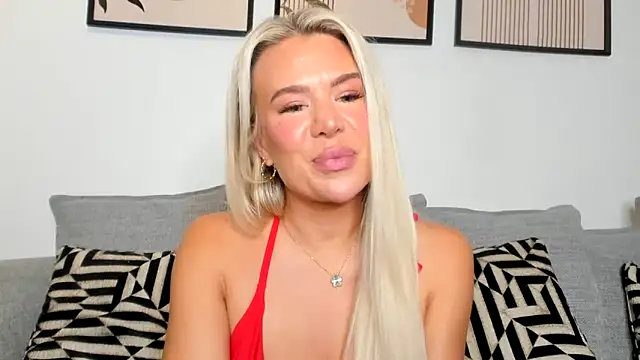 Snapshot of Alexia-Lee chatting on 12.14.25 Alexia-Lee online show from 12.14.25