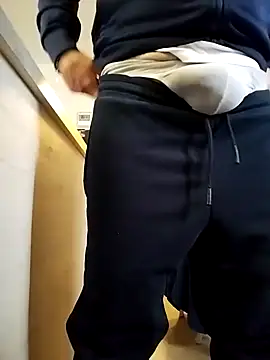 Snapshot of MATTIS11 chatting on 03.11.25 MATTIS11 online show from 03.11.25