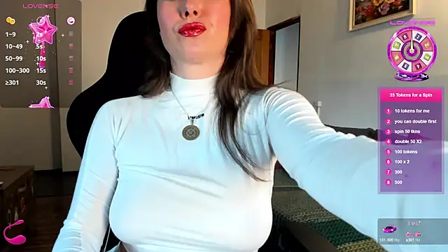 Snapshot of PlayfulGoddess chatting on 02.19.25 PlayfulGoddess online show from 02.19.25