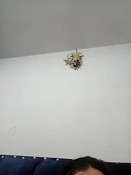 merlinaadams  online show from 02.04.25