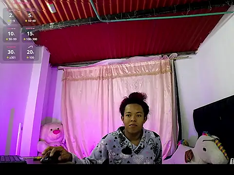 Snapshot of KayleighDreams_ chatting on 11.25.25 KayleighDreams online show from 11.25.25