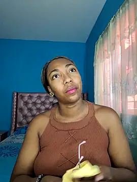 Snapshot of dirtyvictoria chatting on 04.08.26 dirtyvictoria online show from 04.08.26