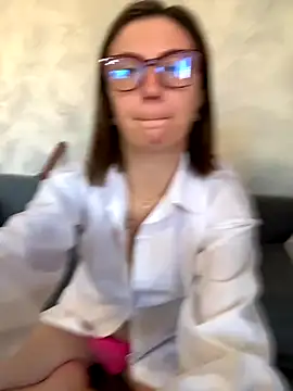 BeatriceTender online show from 10.13.25