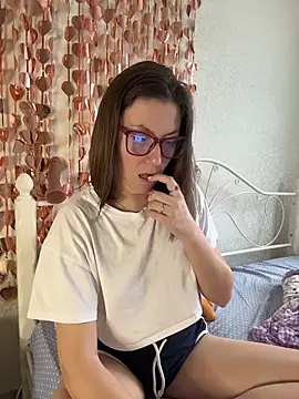 BeatriceTender online show from 02.14.26