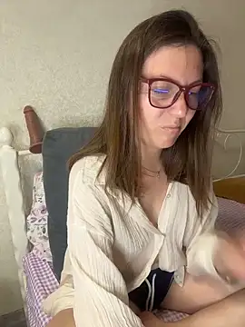 BeatriceTender online show from 06.10.26