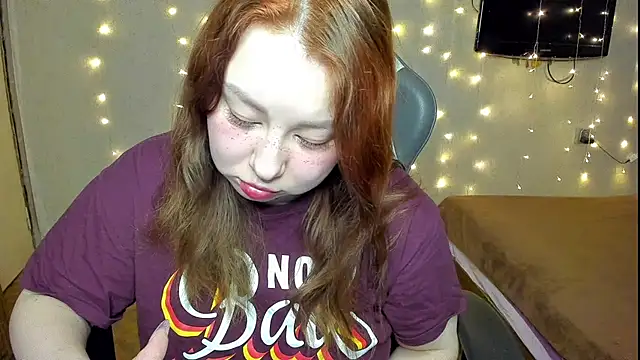 Snapshot of Milafoxxxy chatting on 12.03.24 Milafoxxxy online show from 12.03.24