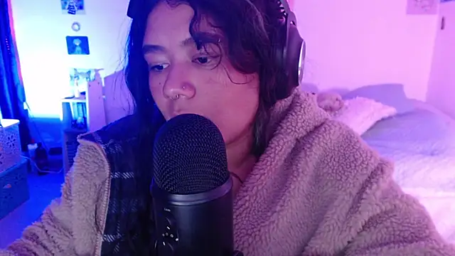 Snapshot of StephaniFox chatting on 12.13.24 StephaniFox online show from 12.13.24