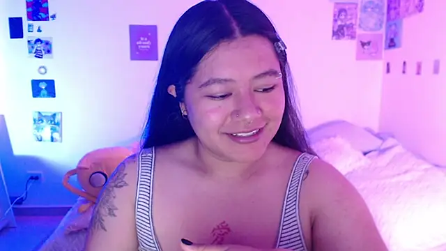 Snapshot of StephaniFox chatting on 12.15.24 StephaniFox online show from 12.15.24