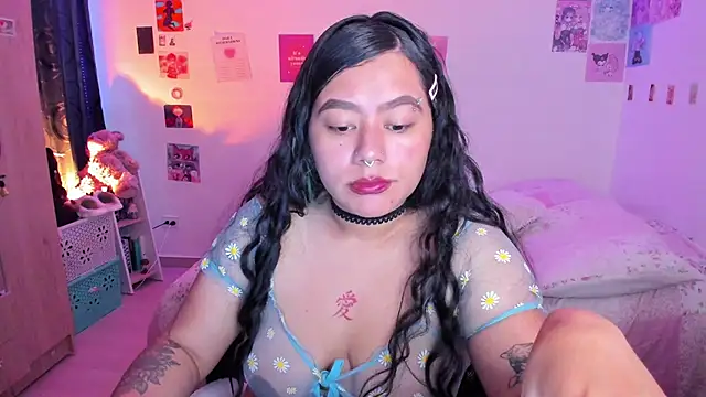 Snapshot of StephaniFox chatting on 12.28.24 StephaniFox online show from 12.28.24