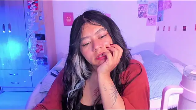 Snapshot of StephaniFox chatting on 02.13.25 StephaniFox online show from 02.13.25