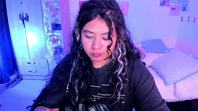 Snapshot of StephaniFox chatting on 02.24.25 StephaniFox online show from 02.24.25