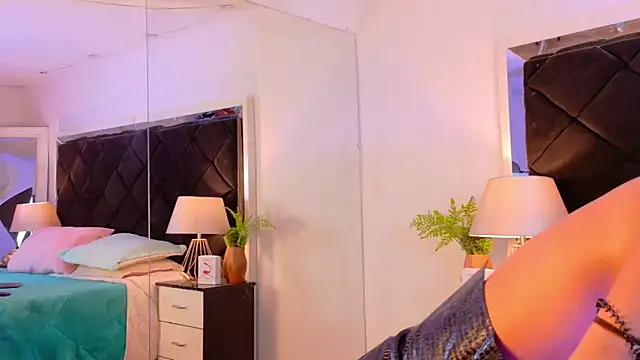 Holly Brensonexx  online show from 06.22.26