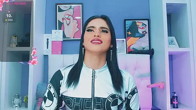 Snapshot of valentina_princess_ chatting on 02.25.25 valentina princess online show from 02.25.25