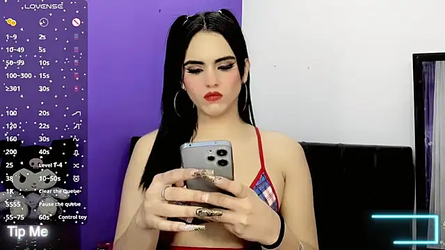 Snapshot of valentina_princess_ chatting on 10.31.25 valentina princess online show from 10.31.25