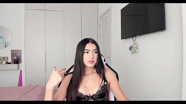 Shineel online show from 09.21.25