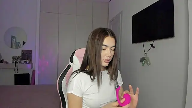 Shineel online show from 12.16.25