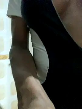 sweetsarabig22cm online show from 01.06.26