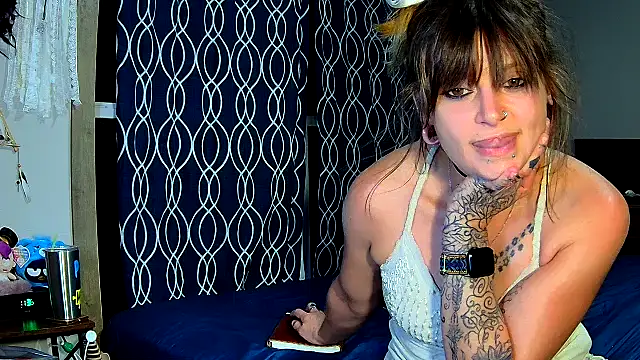 Snapshot of ZeelaXoXo chatting on 09.17.25 ZeelaXoXo online show from 09.17.25